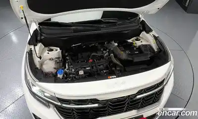 Kia Seltos 2023 1.6 Автомат в Москве № 887318, миниатюра 6