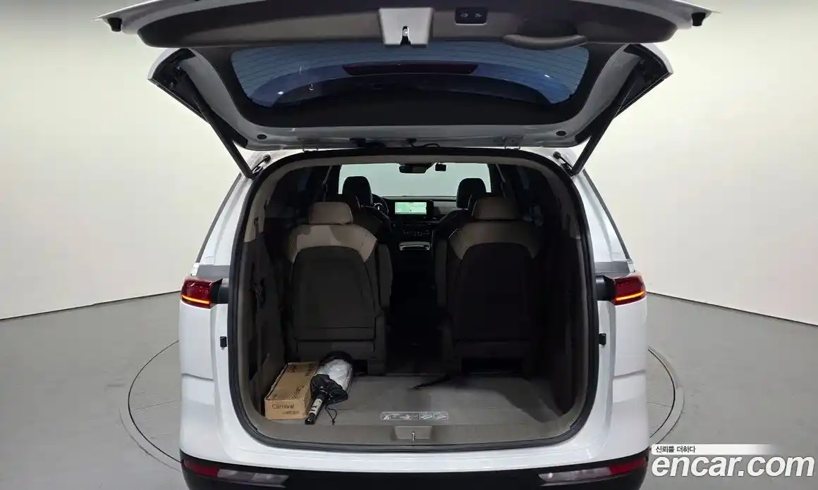 Kia Canival 2023 2.2 Автомат в Москве № 887535, фото 20