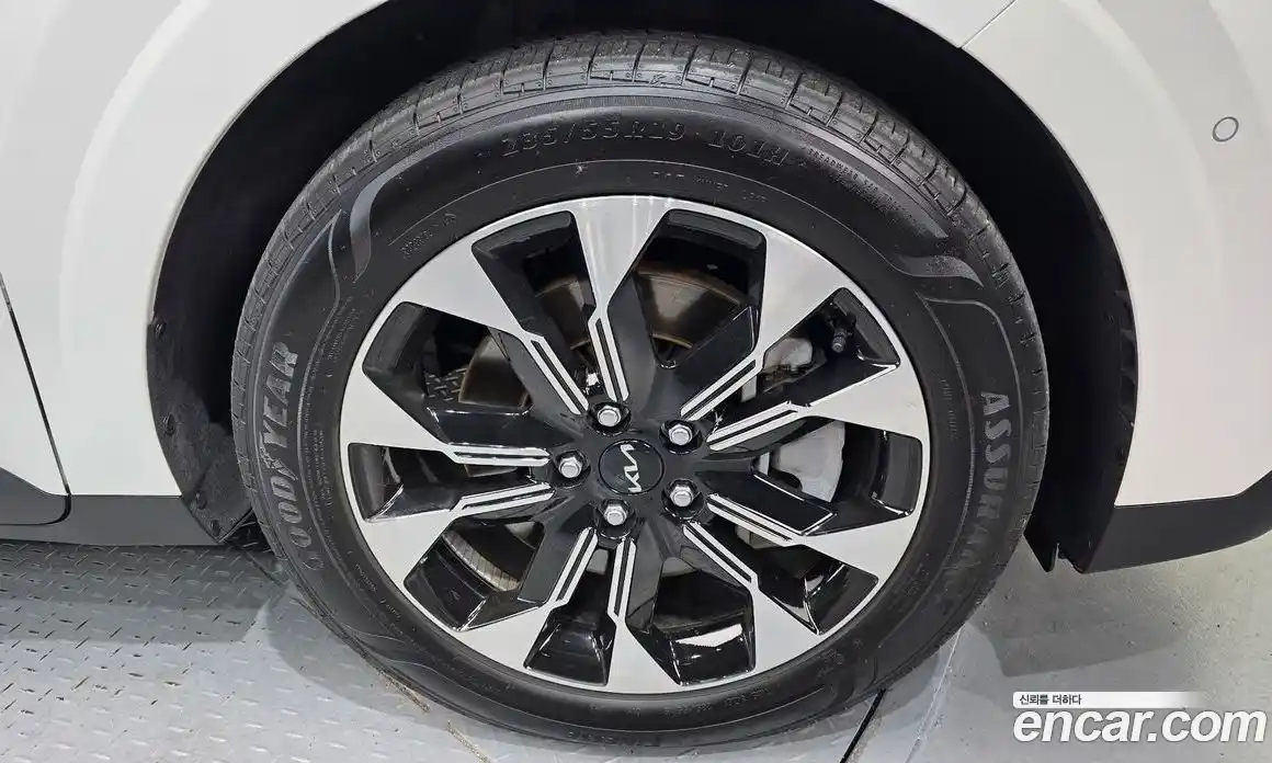 Kia Canival 2023 2.2 Автомат в Москве № 887535, фото 5