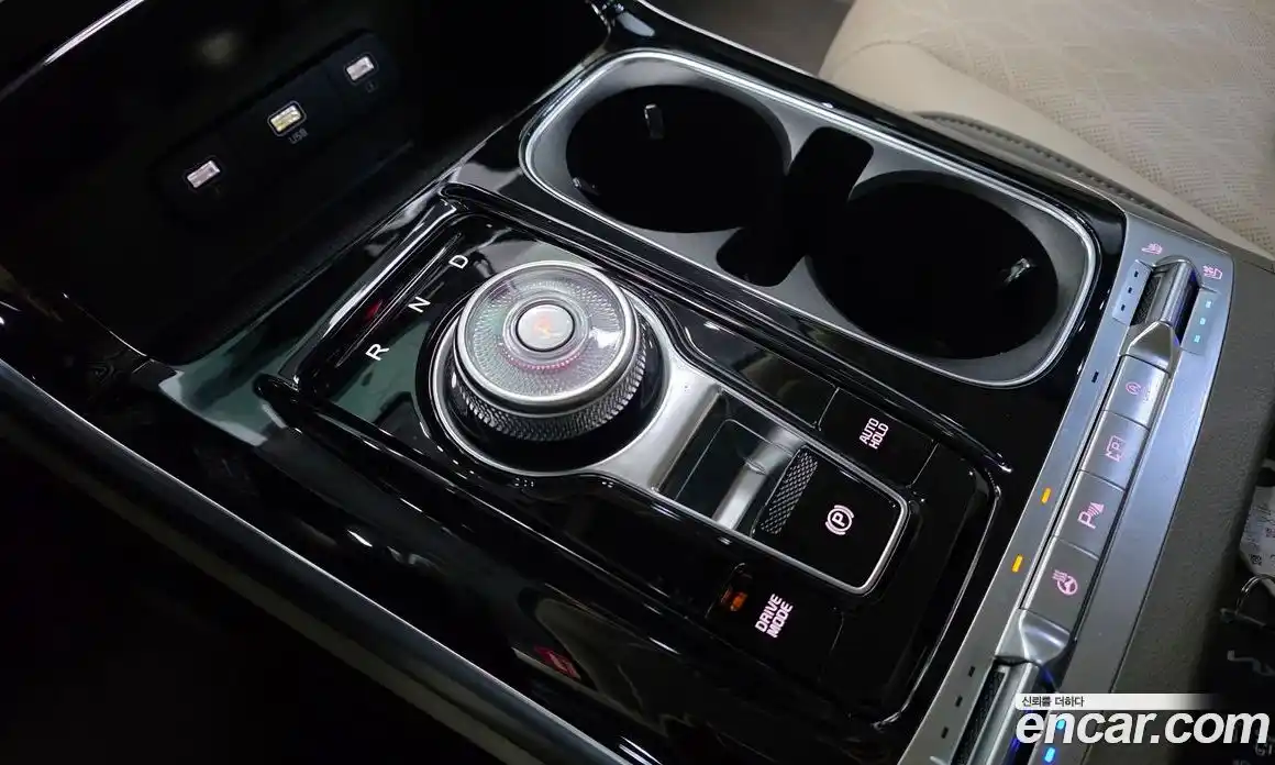 Kia Canival 2023 2.2 Автомат в Москве № 887535, фото 9