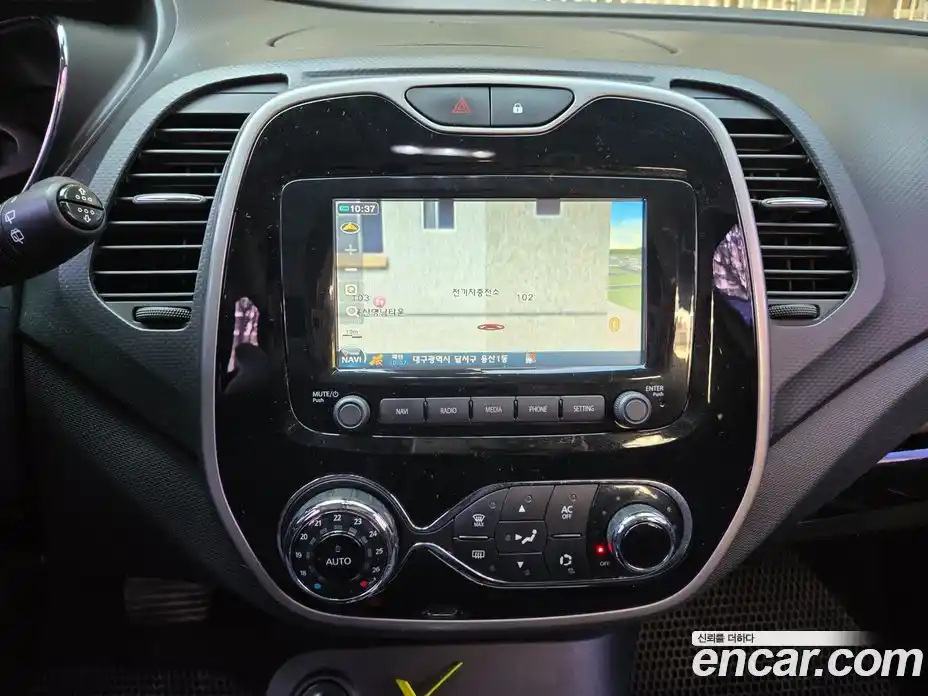 Renault QM3 2015 1.5 Автомат в Москве № 887715, фото 11