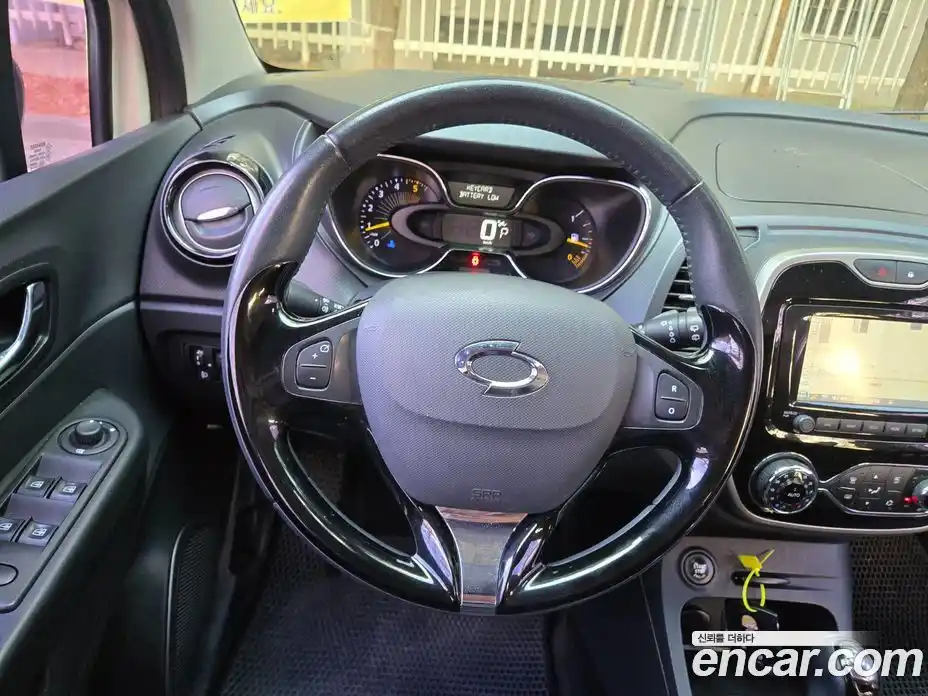 Renault QM3 2015 1.5 Автомат в Москве № 887715, фото 13