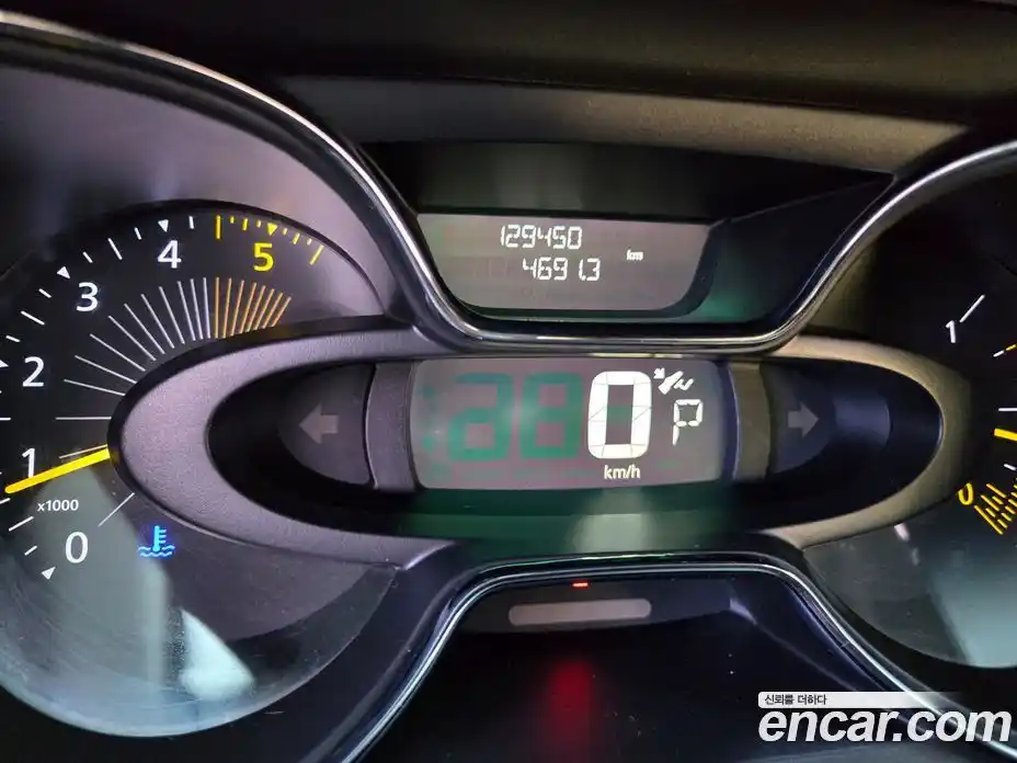 Renault QM3 2015 1.5 Автомат в Москве № 887715, фото 14