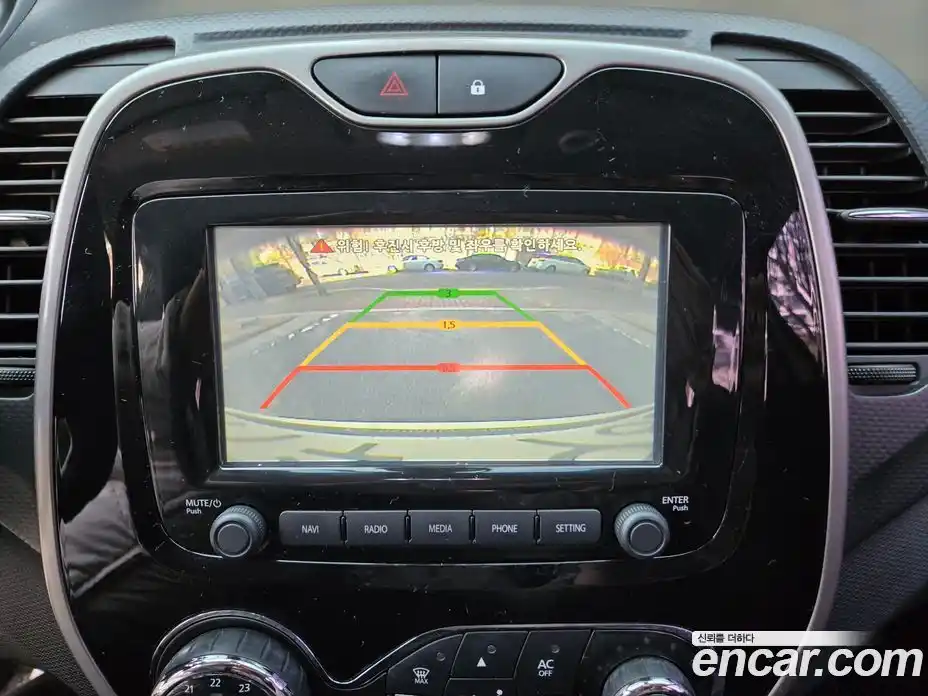 Renault QM3 2015 1.5 Автомат в Москве № 887715, фото 17