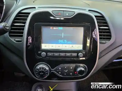 Renault QM3 2015 1.5 Автомат в Москве № 887715, миниатюра 10