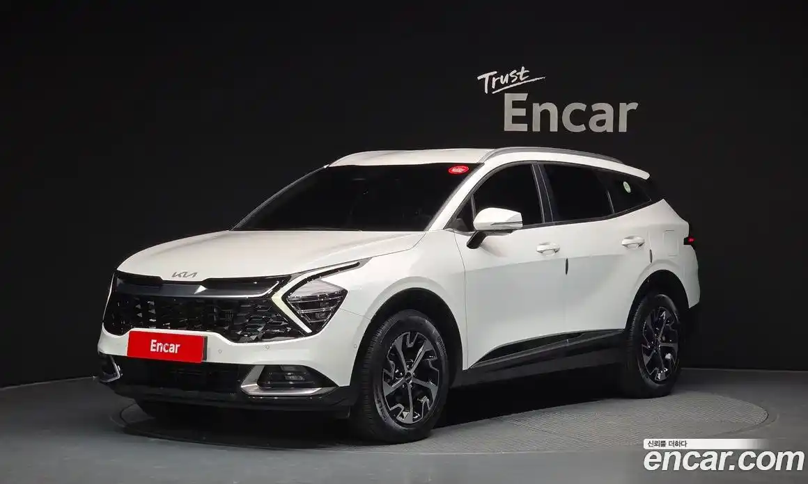 Kia Sportage 2023 1.6 Автомат в Москве № 888126, фото 1