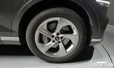 Genesis GV70 2024 2.5 Автомат в Москве № 888550, миниатюра 5