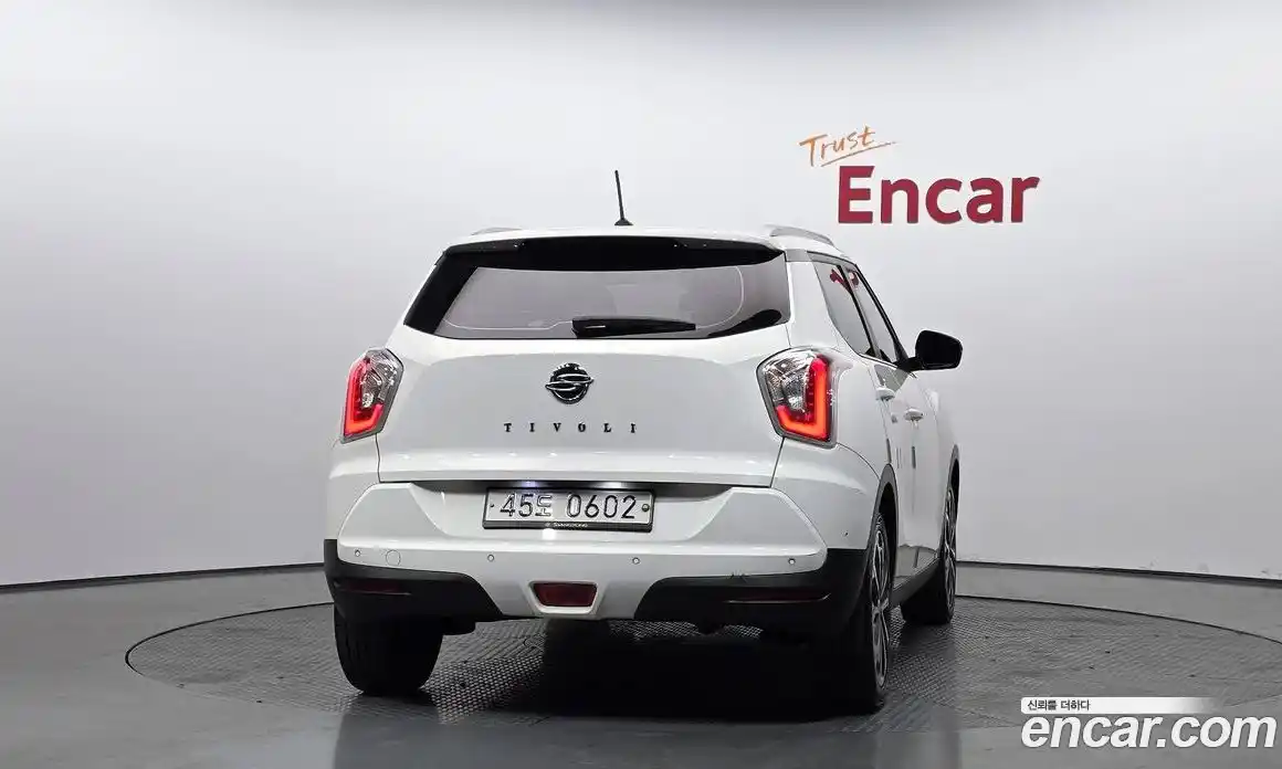 SsangYong TIBOLI 2016 1.6 Автомат в Москве № 889792, фото 4