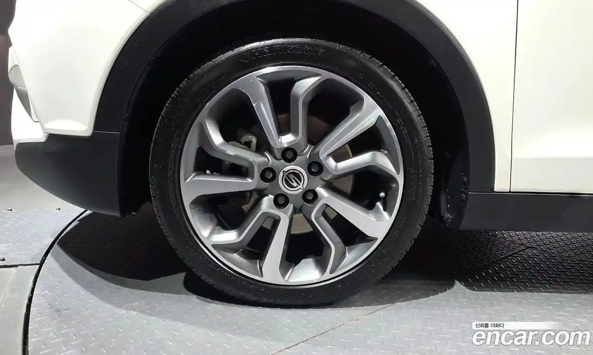 SsangYong TIBOLI 2016 1.6 Автомат в Москве № 890025, фото 5