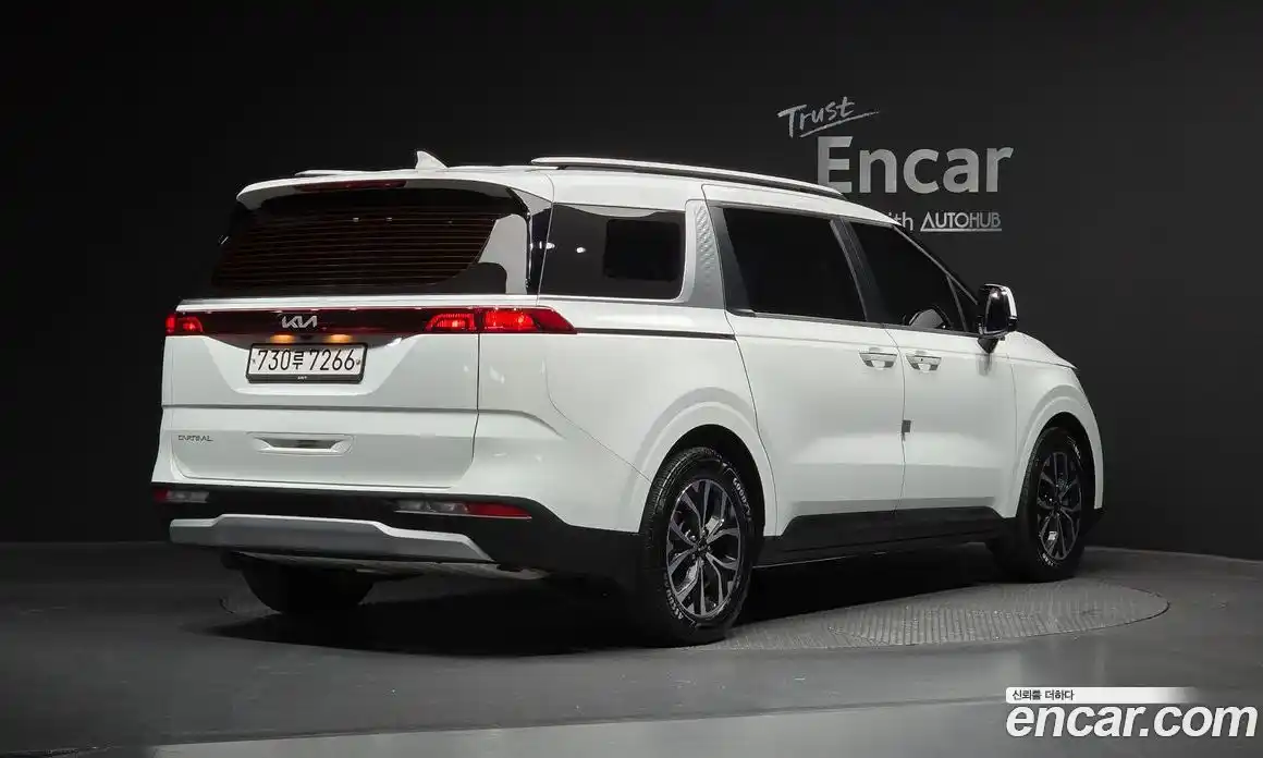 Kia Canival 2023 2.2 гидро в Москве № 54583, фото 2