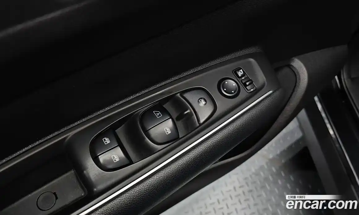 Renault QM6 2017 2.0 Автомат в Москве № 853720, фото 16