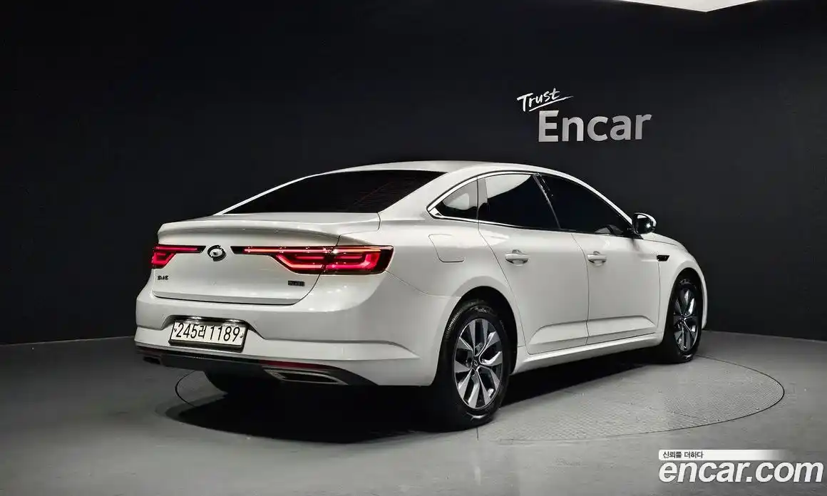 Renault SM6 2017 1.5 Автомат в Москве № 853725, фото 2