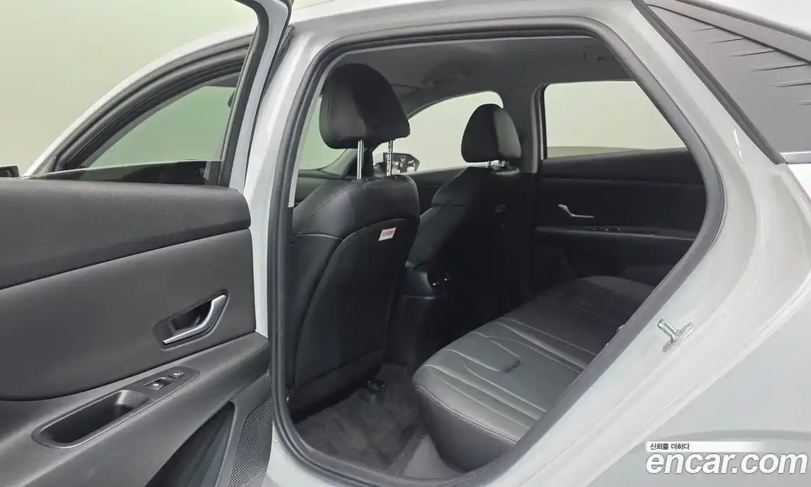 Hyundai Avante 2021 1.6 Автомат в Москве № 854094, фото 17