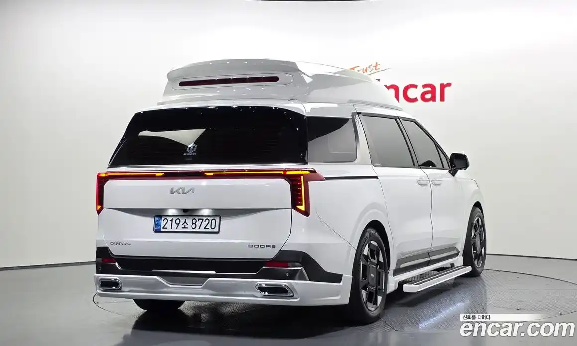 Kia Canival 2024 3.5 гидро в Москве № 854990, фото 2