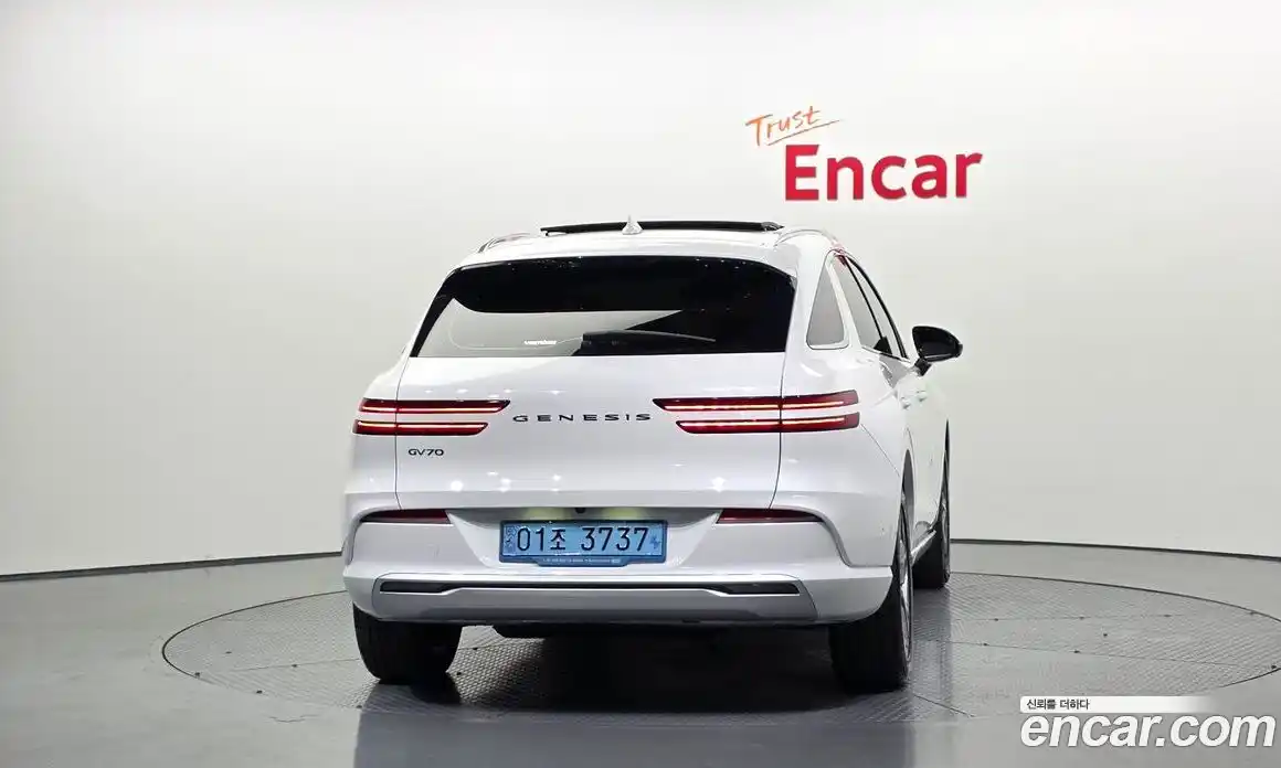 Genesis GV70 2022 0.1 Автомат в Москве № 855945, фото 4