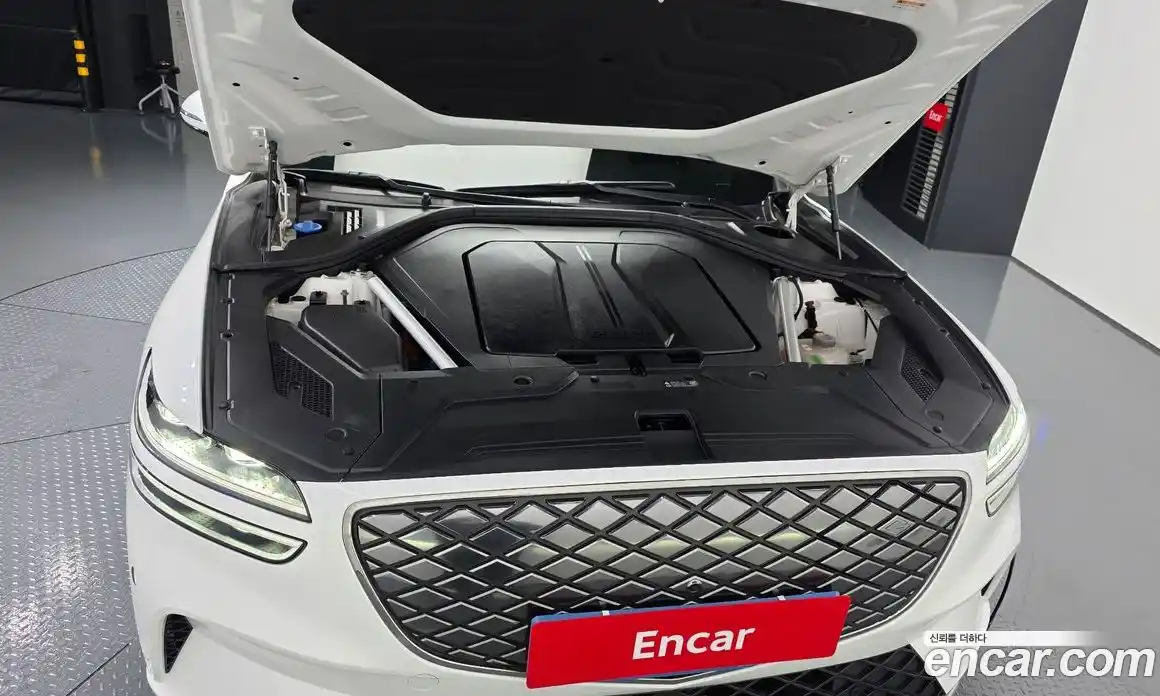 Genesis GV70 2022 0.1 Автомат в Москве № 855945, фото 6