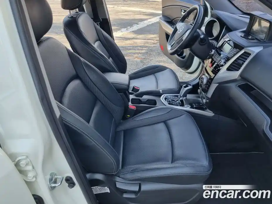 SsangYong TIBOLI 2015 1.6 Автомат в Москве № 857085, фото 15