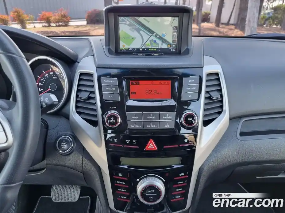 SsangYong TIBOLI 2015 1.6 Автомат в Москве № 857085, фото 18