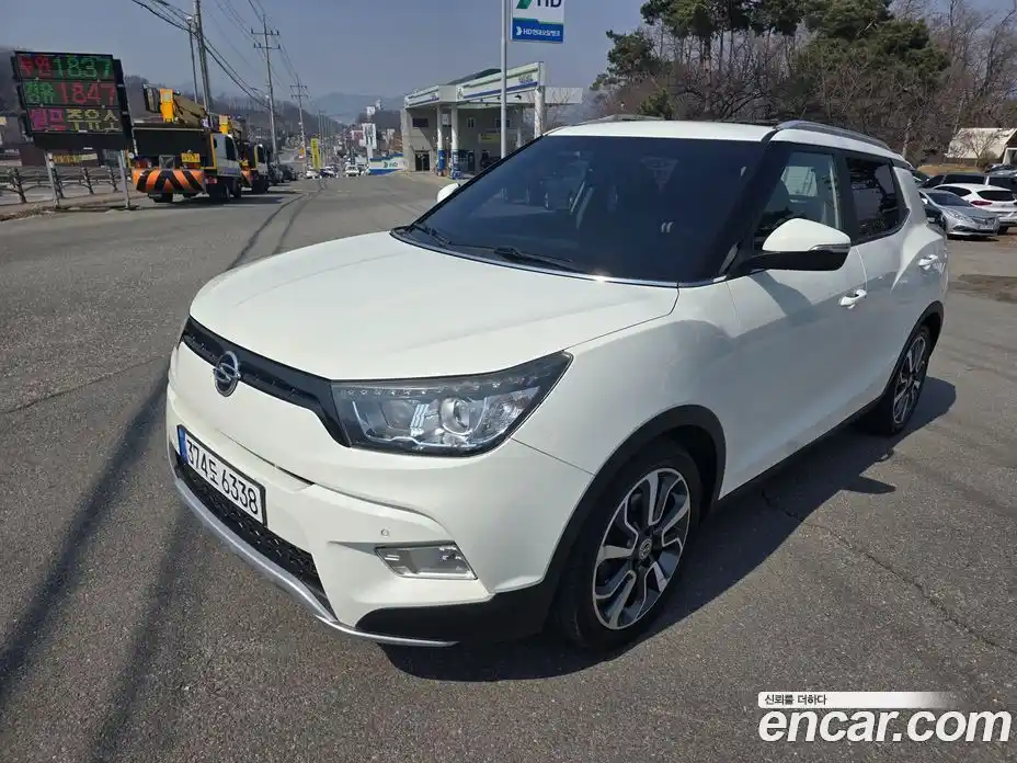 SsangYong TIBOLI 2015 1.6 Автомат в Москве № 857197, фото 1
