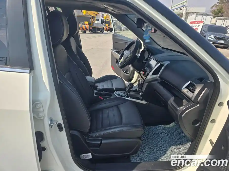 SsangYong TIBOLI 2015 1.6 Автомат в Москве № 857197, фото 9