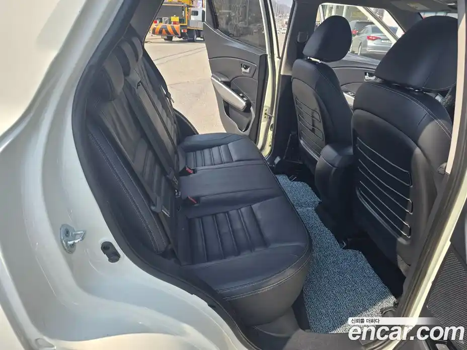 SsangYong TIBOLI 2015 1.6 Автомат в Москве № 857197, фото 10