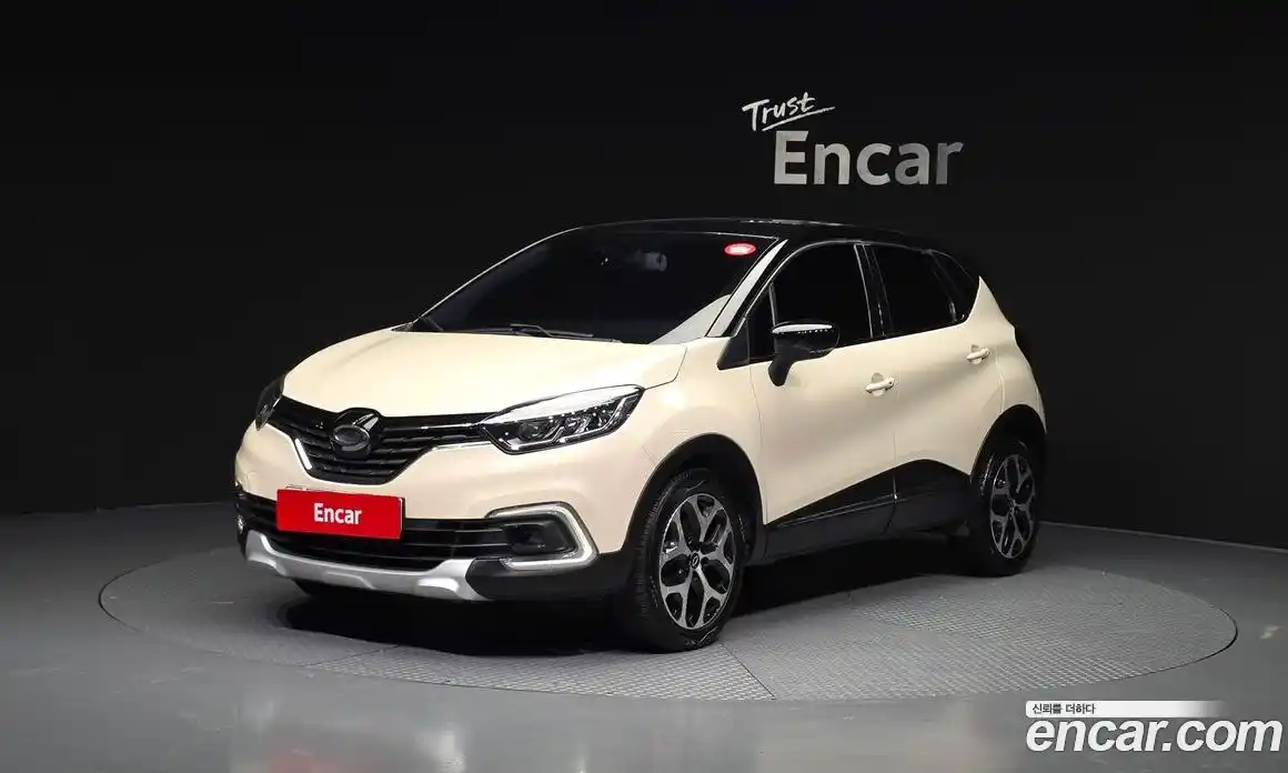 Renault QM3 2017 1.5 Автомат в Москве № 858182, фото 1