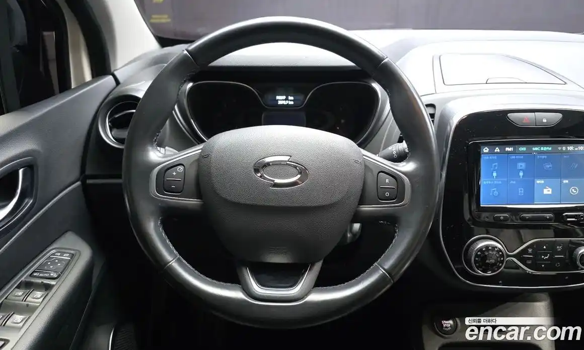 Renault QM3 2017 1.5 Автомат в Москве № 858182, фото 13