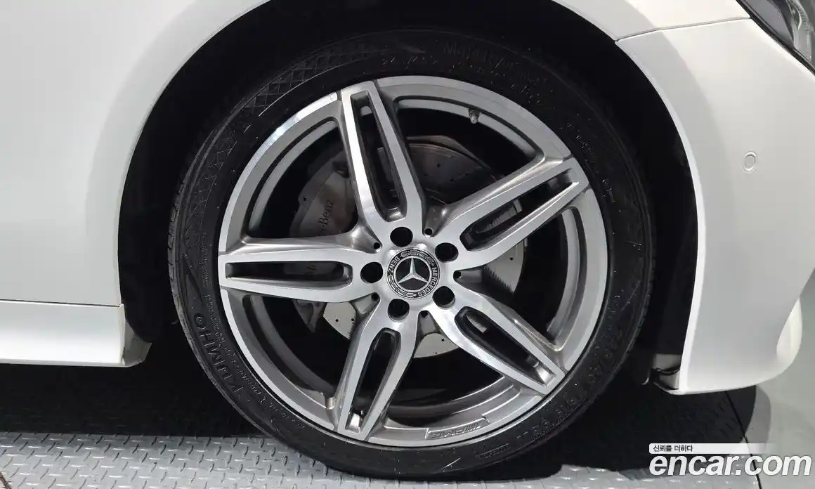 Mercedes-Benz E-Class 2018 1.9 Автомат в Москве № 859458, фото 5