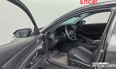 Hyundai Avante 2022 1.6 Автомат в Москве № 886580, миниатюра 11