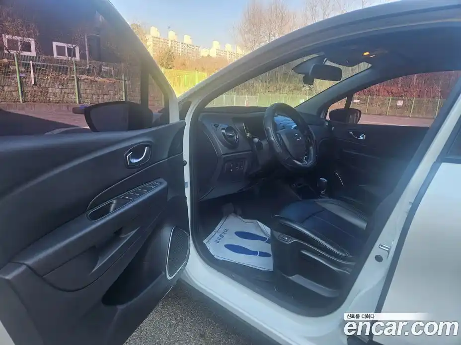 Renault QM3 2019 1.5 Автомат в Москве № 886984, фото 10