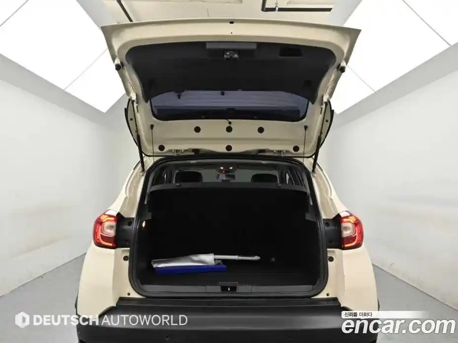 Renault QM3 2017 1.5 Автомат в Москве № 887354, фото 19