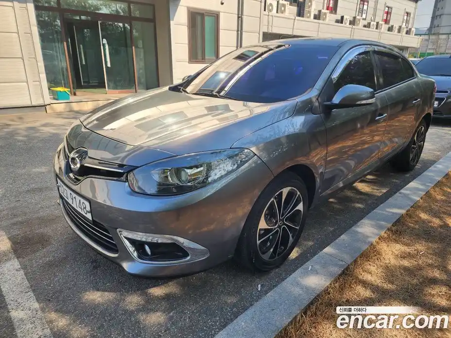 Renault SM3 2015 1.6 гидро в Москве № 887990, фото 11