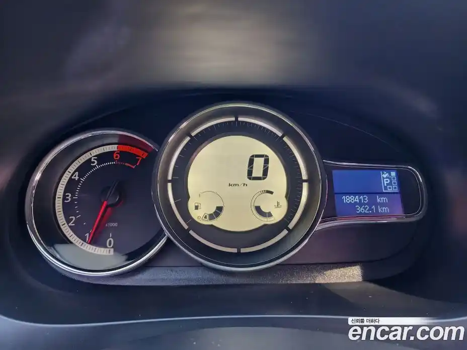 Renault SM3 2015 1.6 гидро в Москве № 887990, фото 8