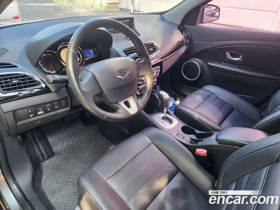Renault SM3 2015 1.6 гидро в Москве № 887990, фото 9