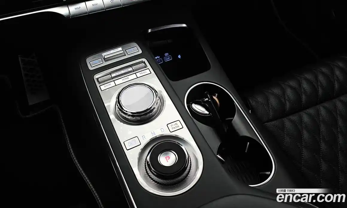 Genesis GV70 2022 2.5 Автомат в Москве № 888598, фото 9