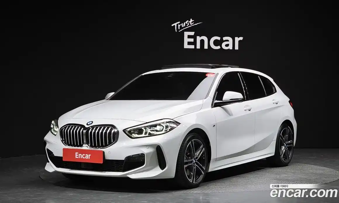 BMW 1-Series 2024 2.0 Автомат в Москве № 888969, фото 1