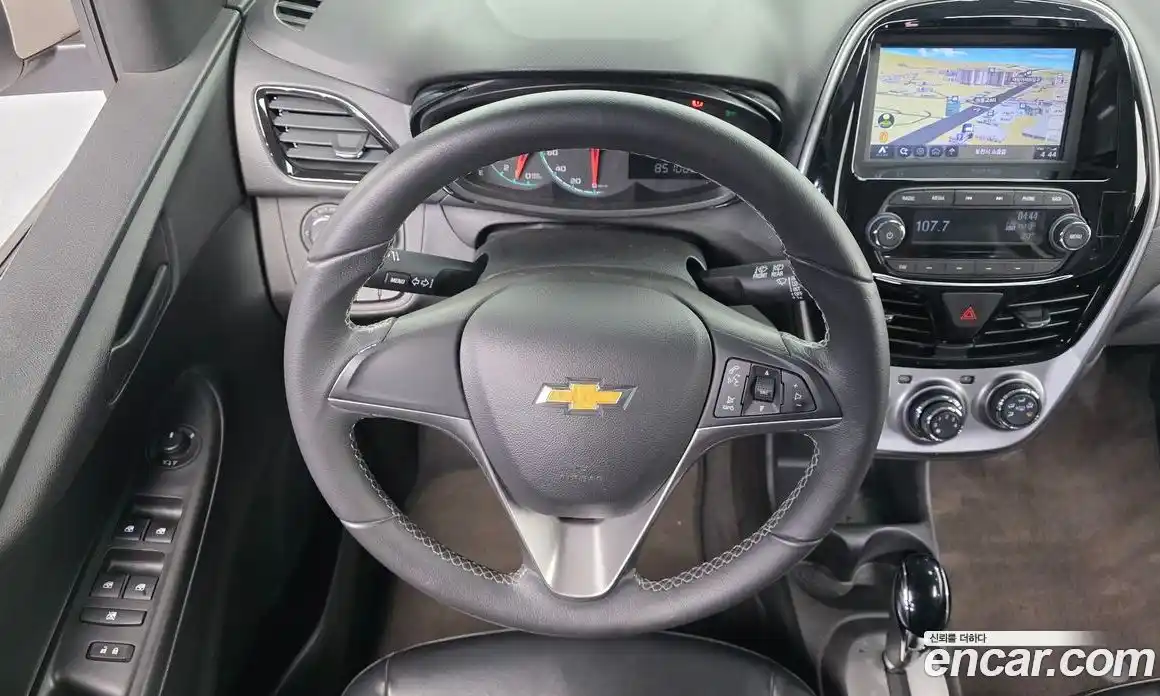 Chevrolet Spark 2016 1.0 гидро в Москве, фото 13