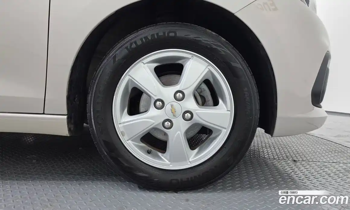 Chevrolet Spark 2016 1.0 гидро в Москве, фото 5
