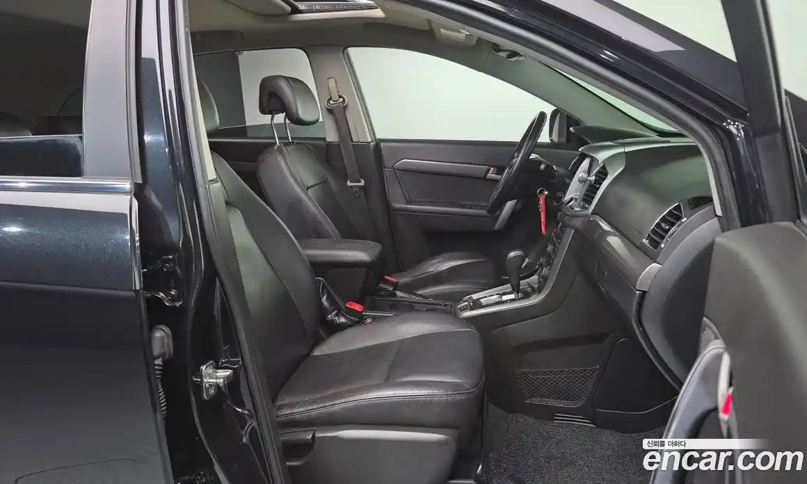 Chevrolet Captiva 2011 2.2 Автомат в Москве № 891227, фото 11