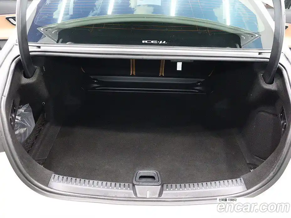 Mercedes-Benz E-Class 2025 2.0 Автомат в Москве № 892467, фото 15