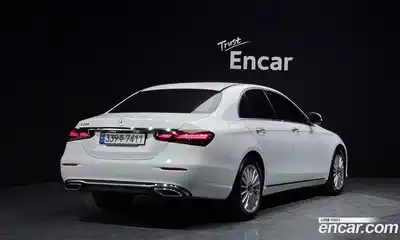 Mercedes-Benz E-Class 2022 2.0 Автомат в Москве № 892880, миниатюра 2