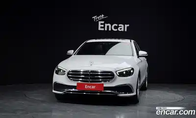 Mercedes-Benz E-Class 2022 2.0 Автомат в Москве № 892880, миниатюра 3