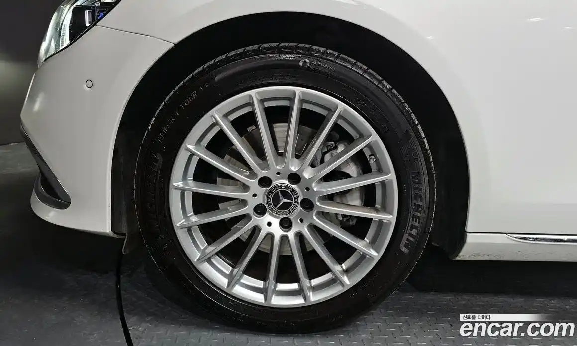 Mercedes-Benz E-Class 2022 2.0 Автомат в Москве № 892880, фото 5