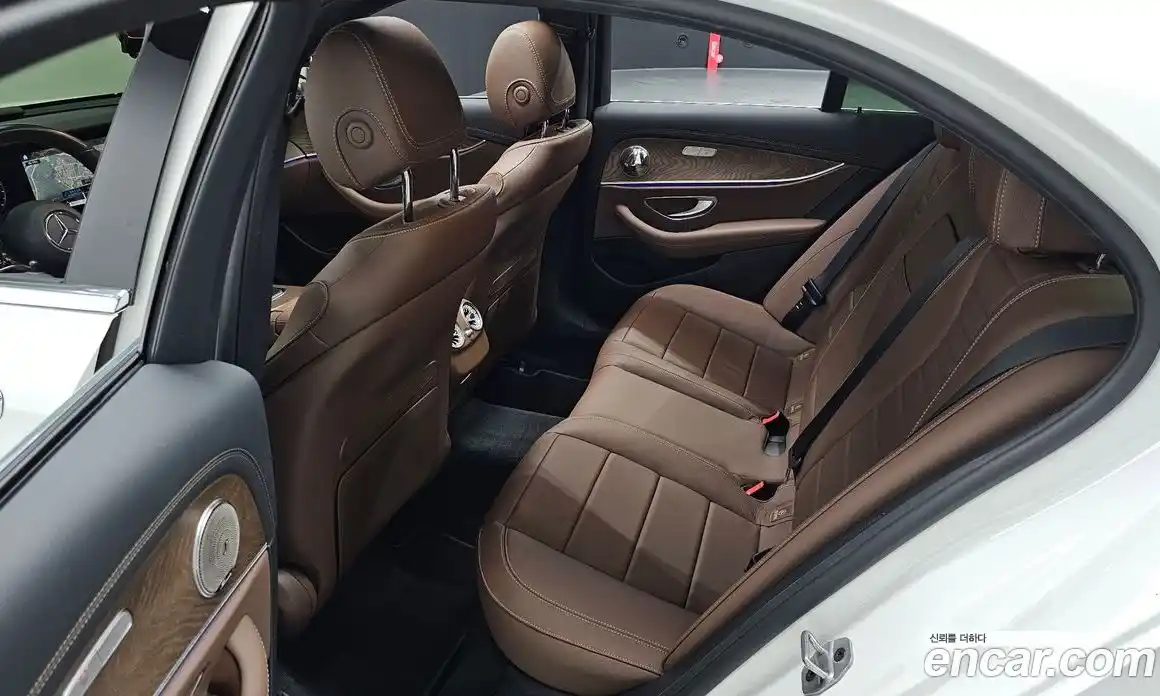 Mercedes-Benz E-Class 2022 2.0 Автомат в Москве № 892922, фото 12