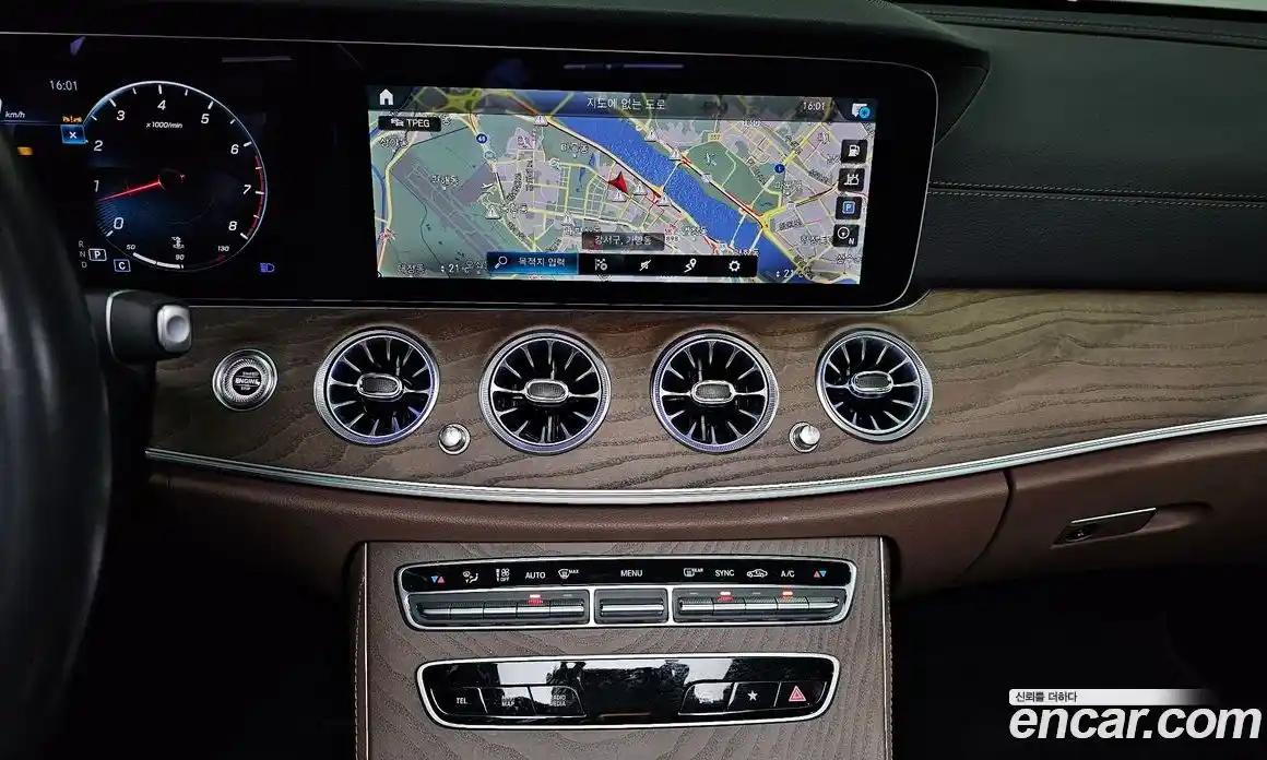 Mercedes-Benz E-Class 2022 2.0 Автомат в Москве № 892922, фото 14