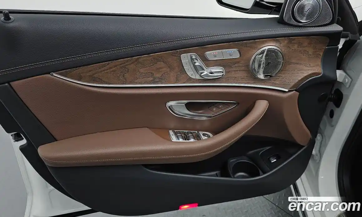 Mercedes-Benz E-Class 2022 2.0 Автомат в Москве № 892922, фото 17