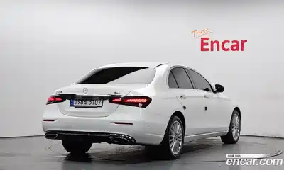 Mercedes-Benz E-Class 2022 2.0 Автомат в Москве № 892922, миниатюра 2