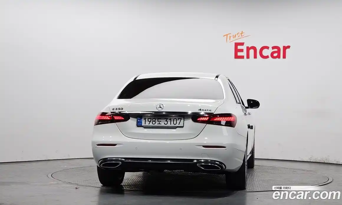 Mercedes-Benz E-Class 2022 2.0 Автомат в Москве № 892922, фото 4