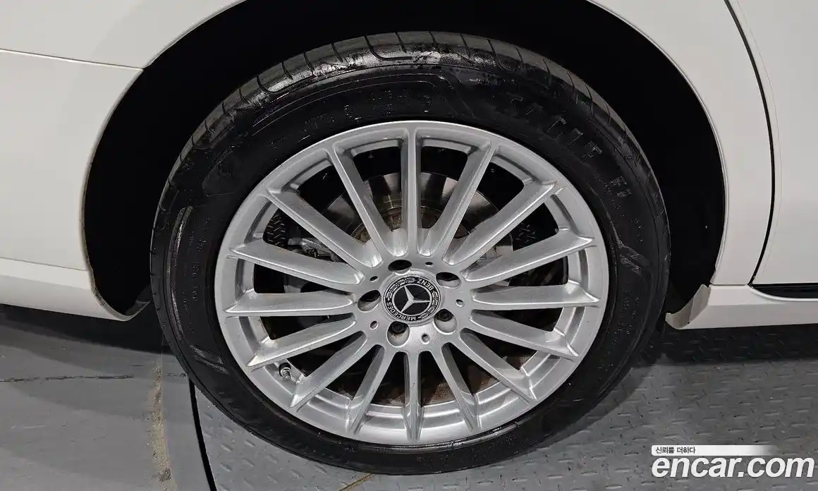 Mercedes-Benz E-Class 2022 2.0 Автомат в Москве № 892922, фото 5