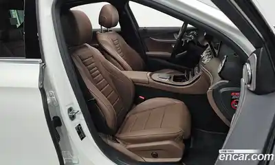 Mercedes-Benz E-Class 2022 2.0 Автомат в Москве № 892922, миниатюра 10